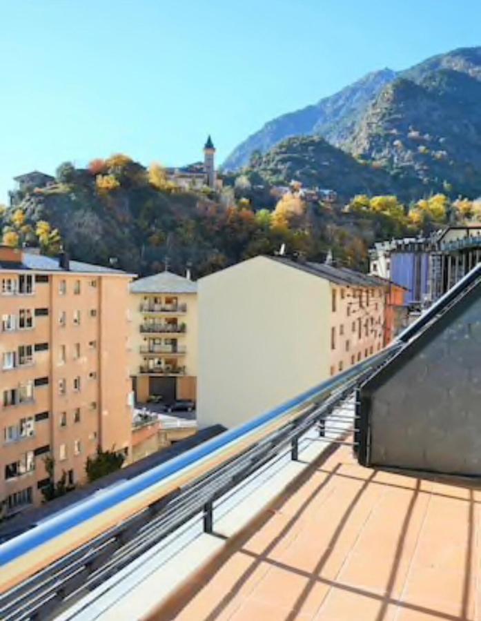 Апартаменти Nido, Atico Terraza Y Parking En El Centro De Escaldes Екстер'єр фото