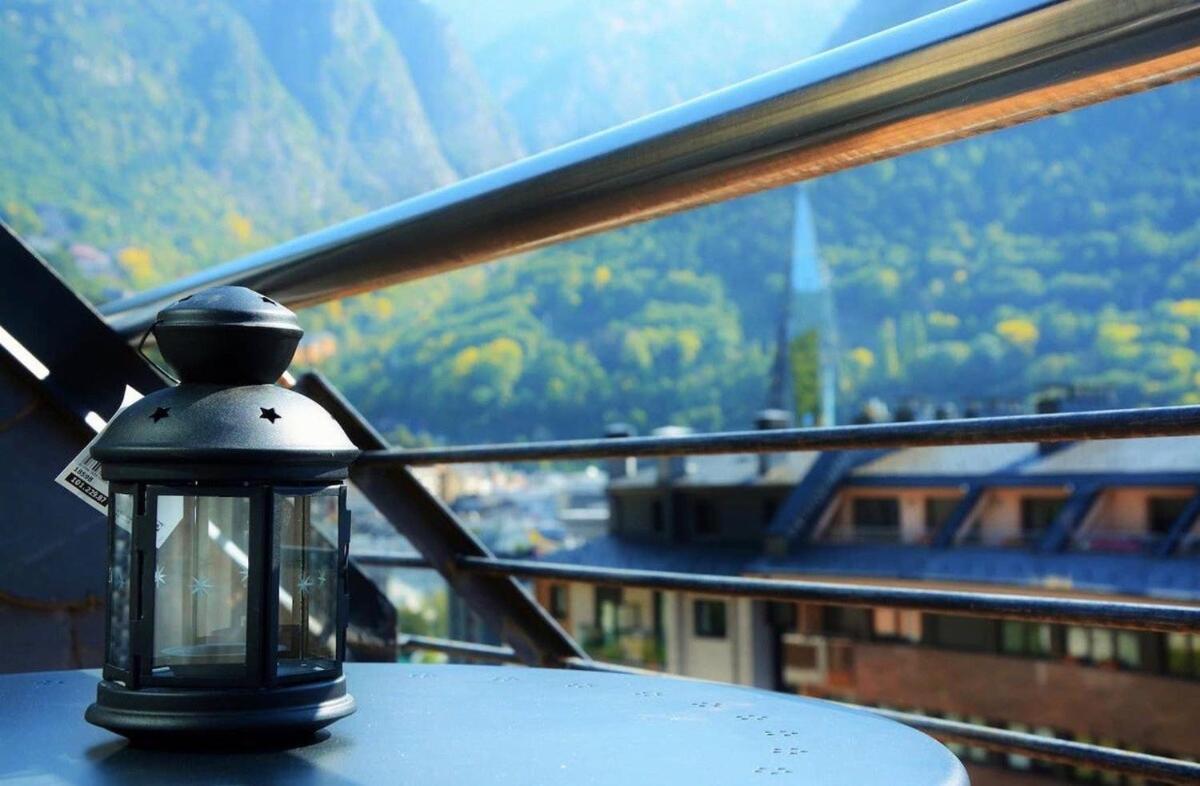 Апартаменти Nido, Atico Terraza Y Parking En El Centro De Escaldes Екстер'єр фото